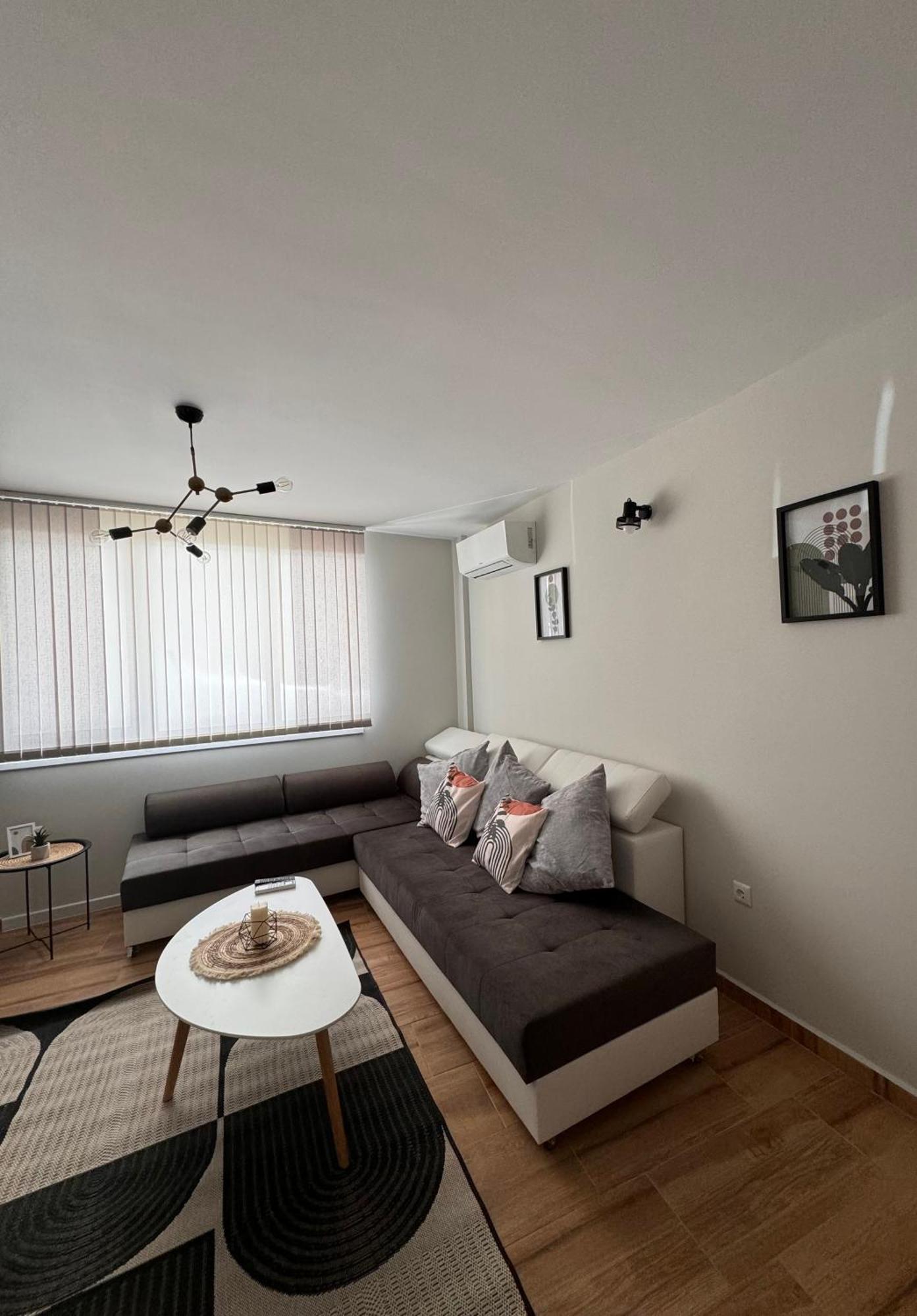 Goldy Central Beach Apartment With Private Garden Burgas City Exteriér fotografie
