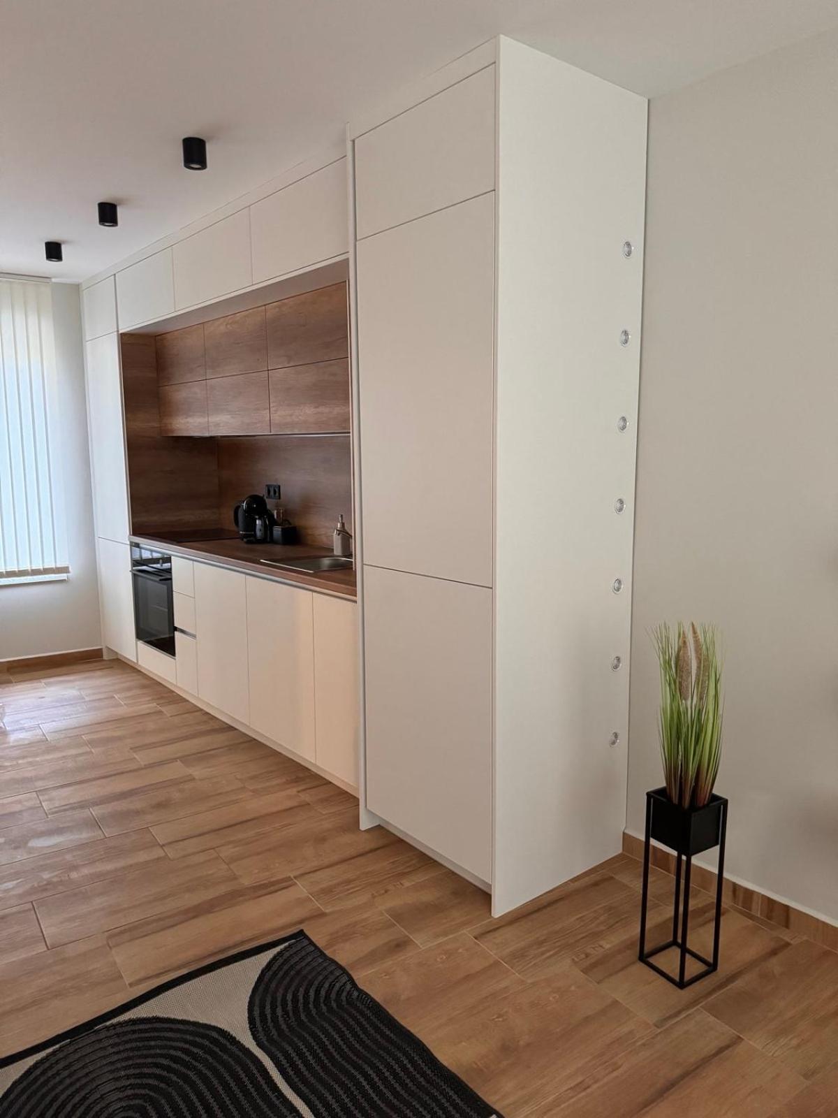 Goldy Central Beach Apartment With Private Garden Burgas City Exteriér fotografie